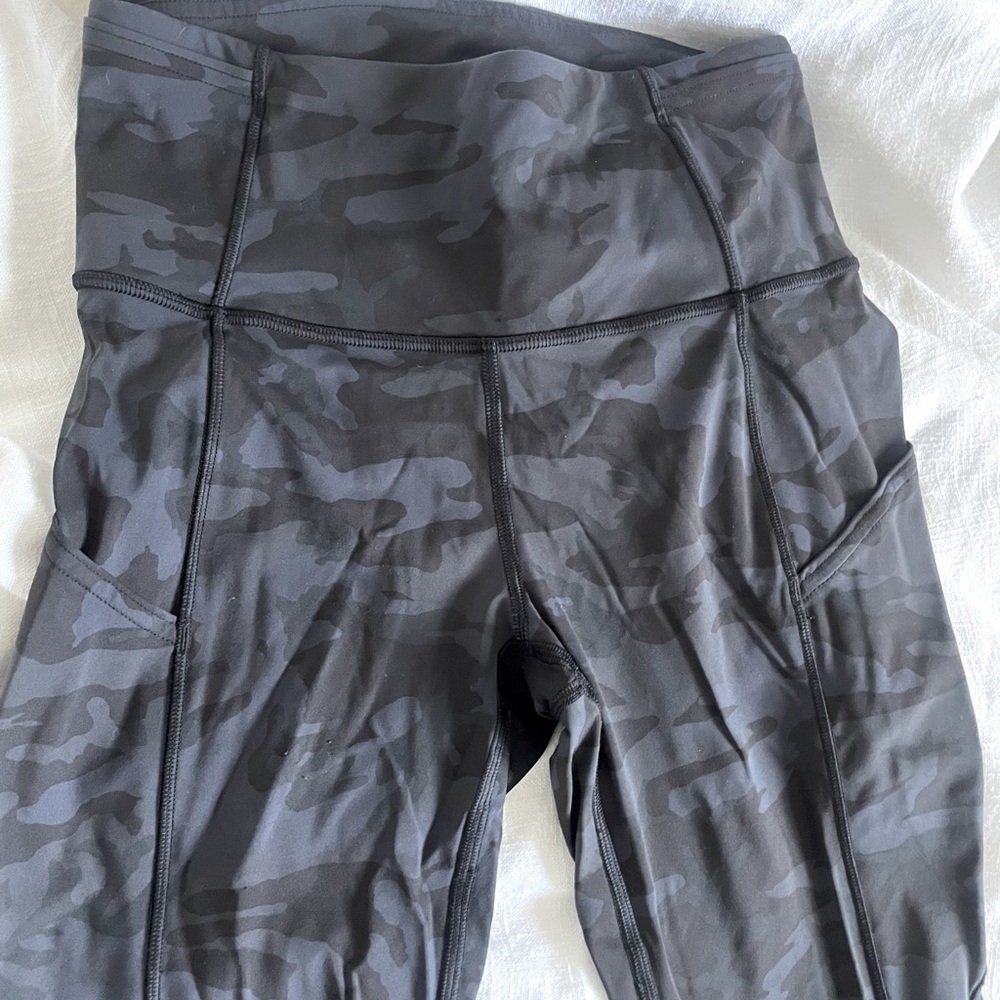 lululemon 25” Camo Leggings Size 4